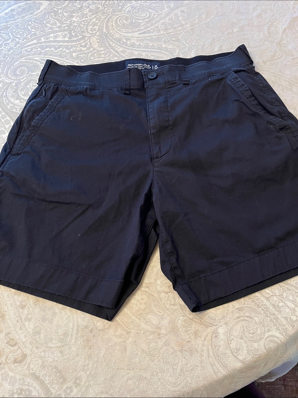Abercrombie & Fitch Navy Flat-Front All Day Size 31 Men Chino Shorts EUC